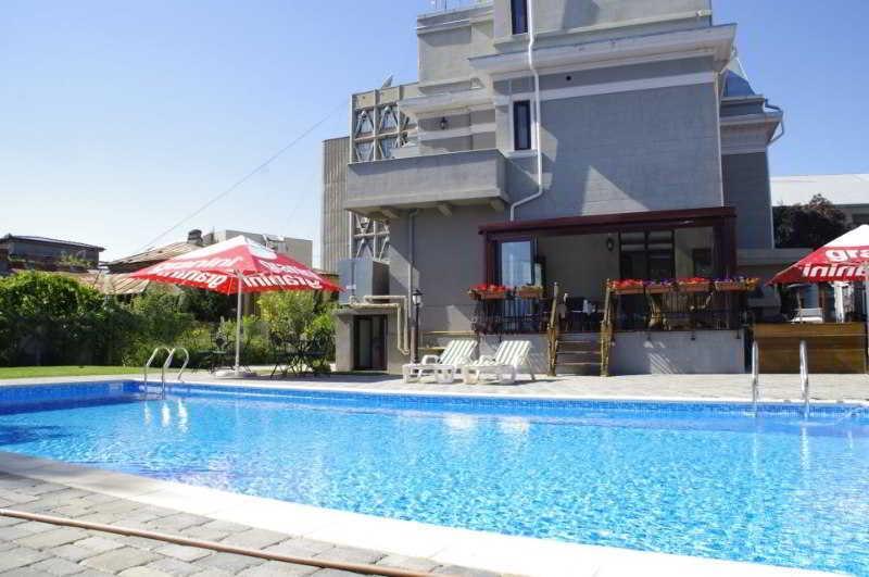 Hotel Angelo D'Oro Ploeszti Zewnętrze zdjęcie