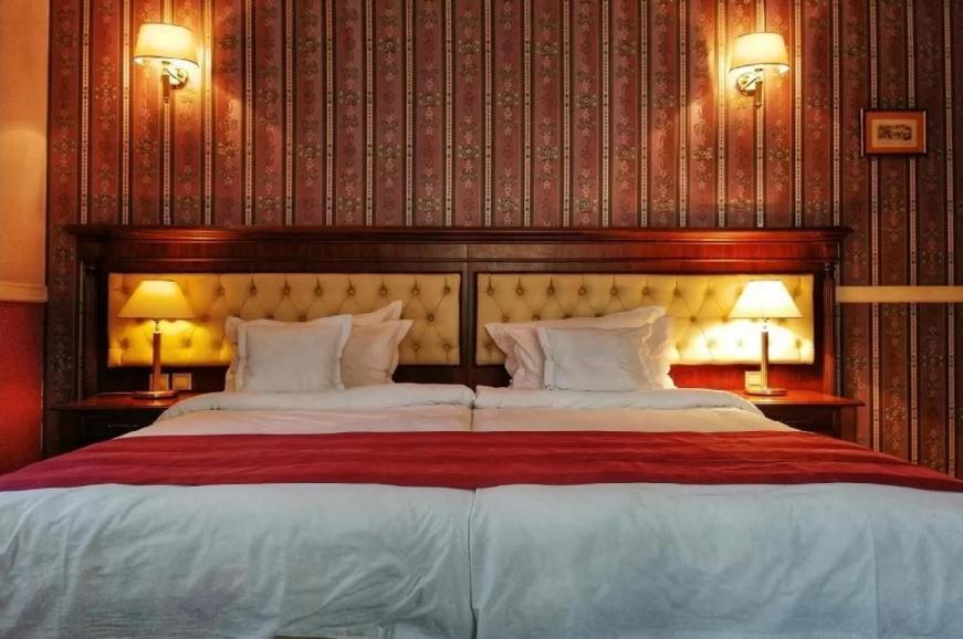 Hotel Angelo D'Oro Ploeszti Zewnętrze zdjęcie