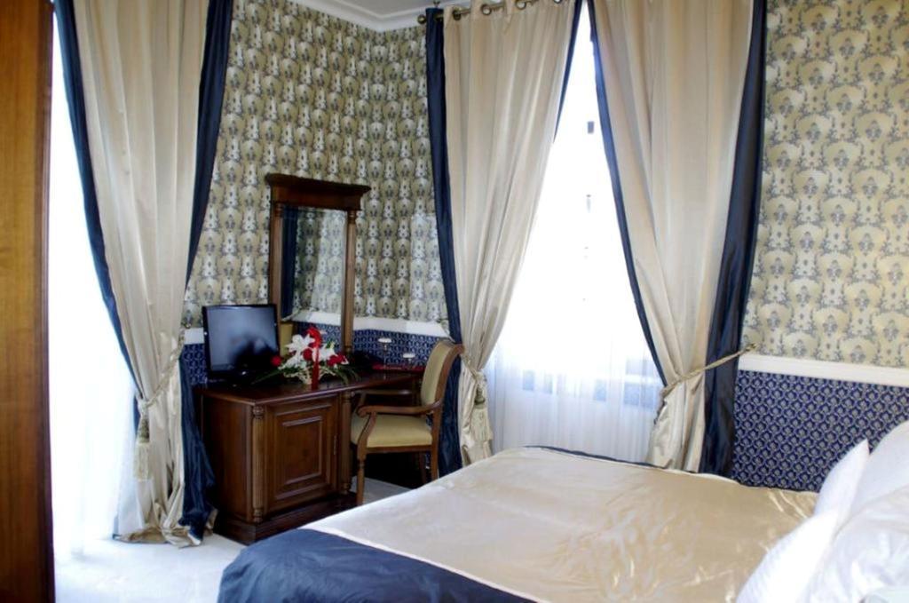 Hotel Angelo D'Oro Ploeszti Zewnętrze zdjęcie