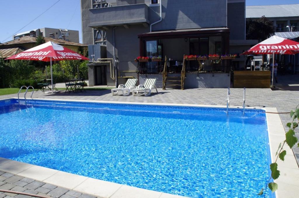 Hotel Angelo D'Oro Ploeszti Zewnętrze zdjęcie